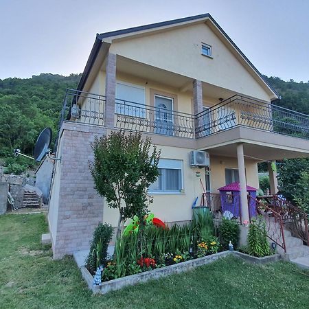 Village House Dunja Virpazar Bilik gambar